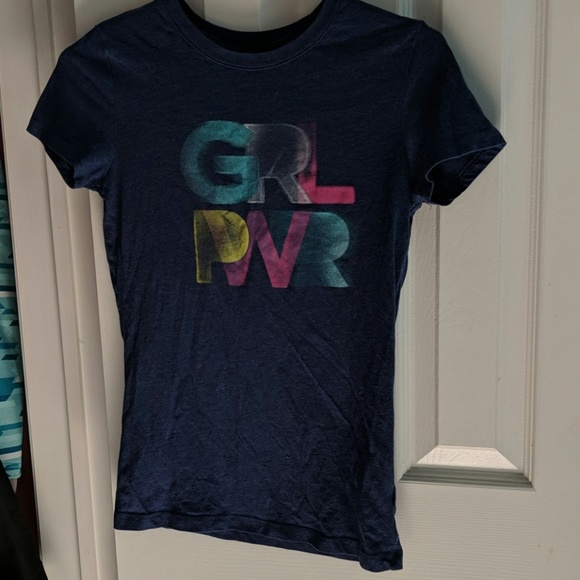 A purple t-shirt saying girl power abbreviated! - Picture 1 of 1